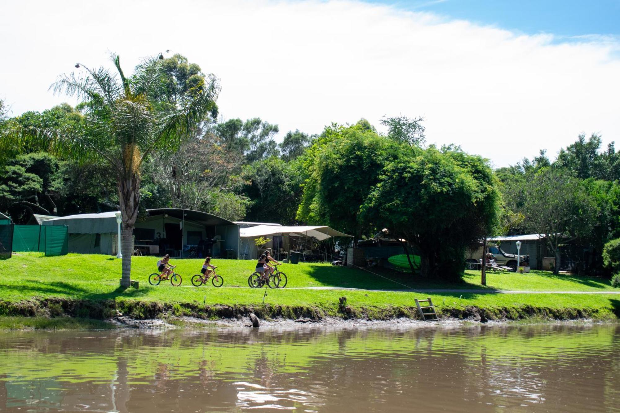 Areena Riverside Resort Kwelera Exterior foto